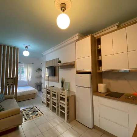 Apartment Steps To The Sarande